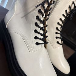 New K-pop dhunters white cream looking Boots Women size 10