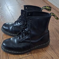 Dr. Martens Originals Men's Size 8