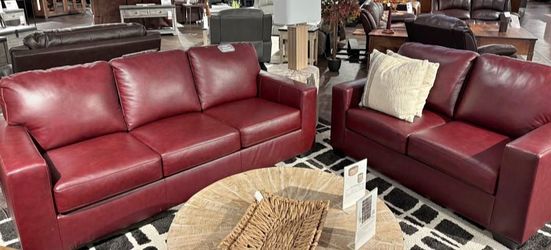 Fairly new 2 peice sofa set