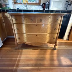 Four-Door Dresser With Glass Mirror Top
