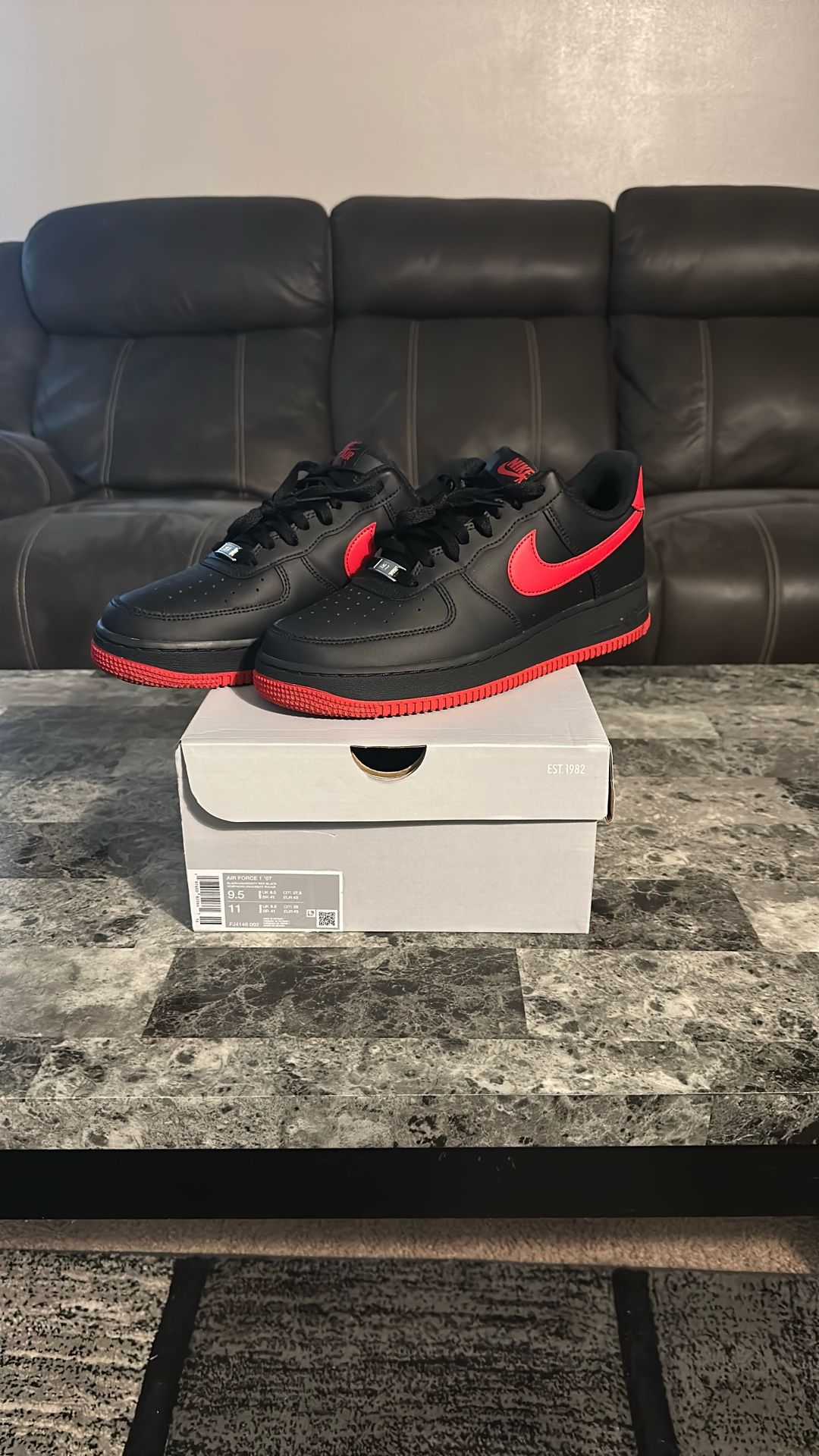 NIKE AF1 SIZE 9.5 MENS