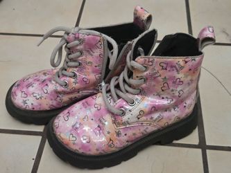 Kids shoes age 4-5