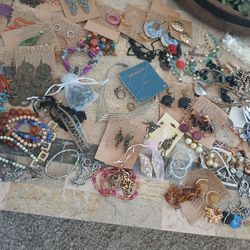 Fashion jewelry lot