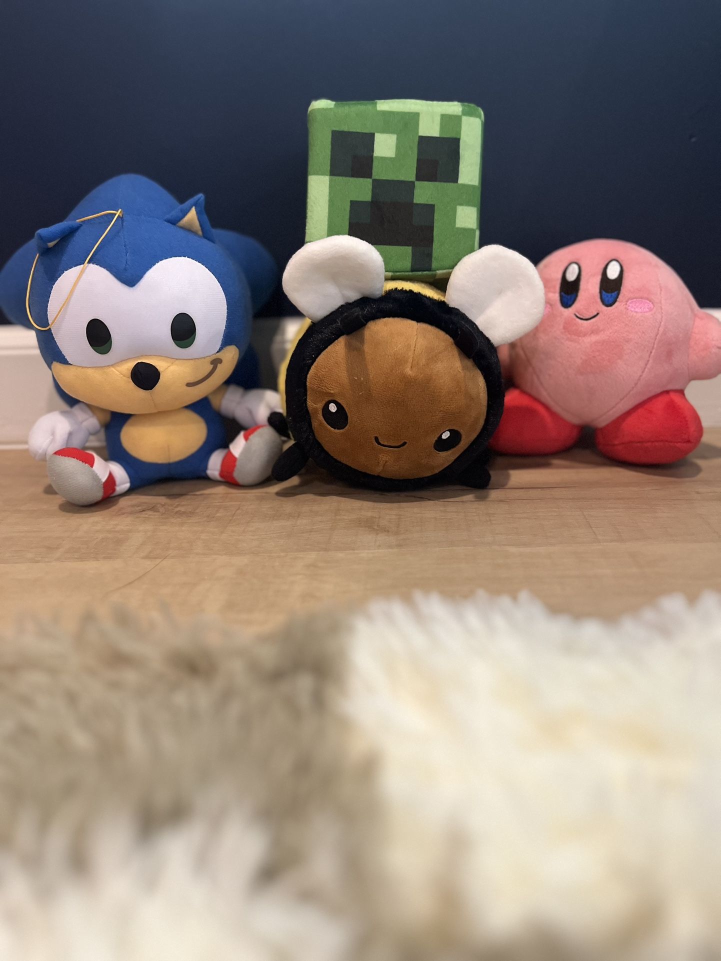 Set Of Plush Toys, Kirby, Minecraft Creeper, Sonic, And Bee