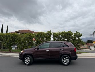Kia Sorento SUV Dark Red