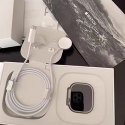 99% New Apple Watch Ultra 2 49mm Titanium
