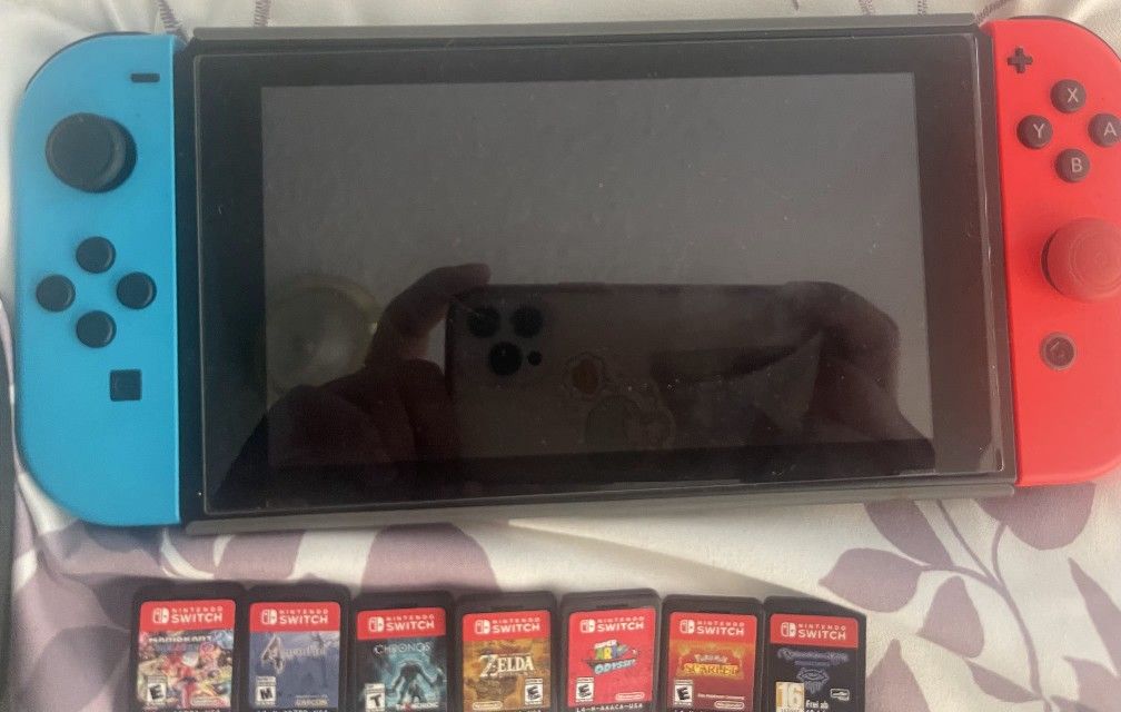 Nintendo Switch + 7 Games