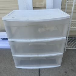 Plastic drawer