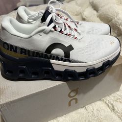 ON CLOUD SIZE 7 Men