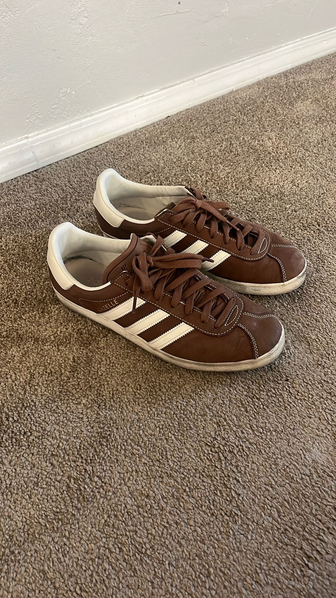 Men’s Adidas 11.5 Brown Shoe 