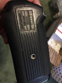 original Nikon MB-D10 battery grip