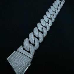 Moissanite Cuban Link Bustdown Bracelet 