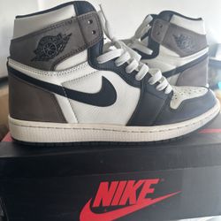 Jordan 1 Mochas Size 9 