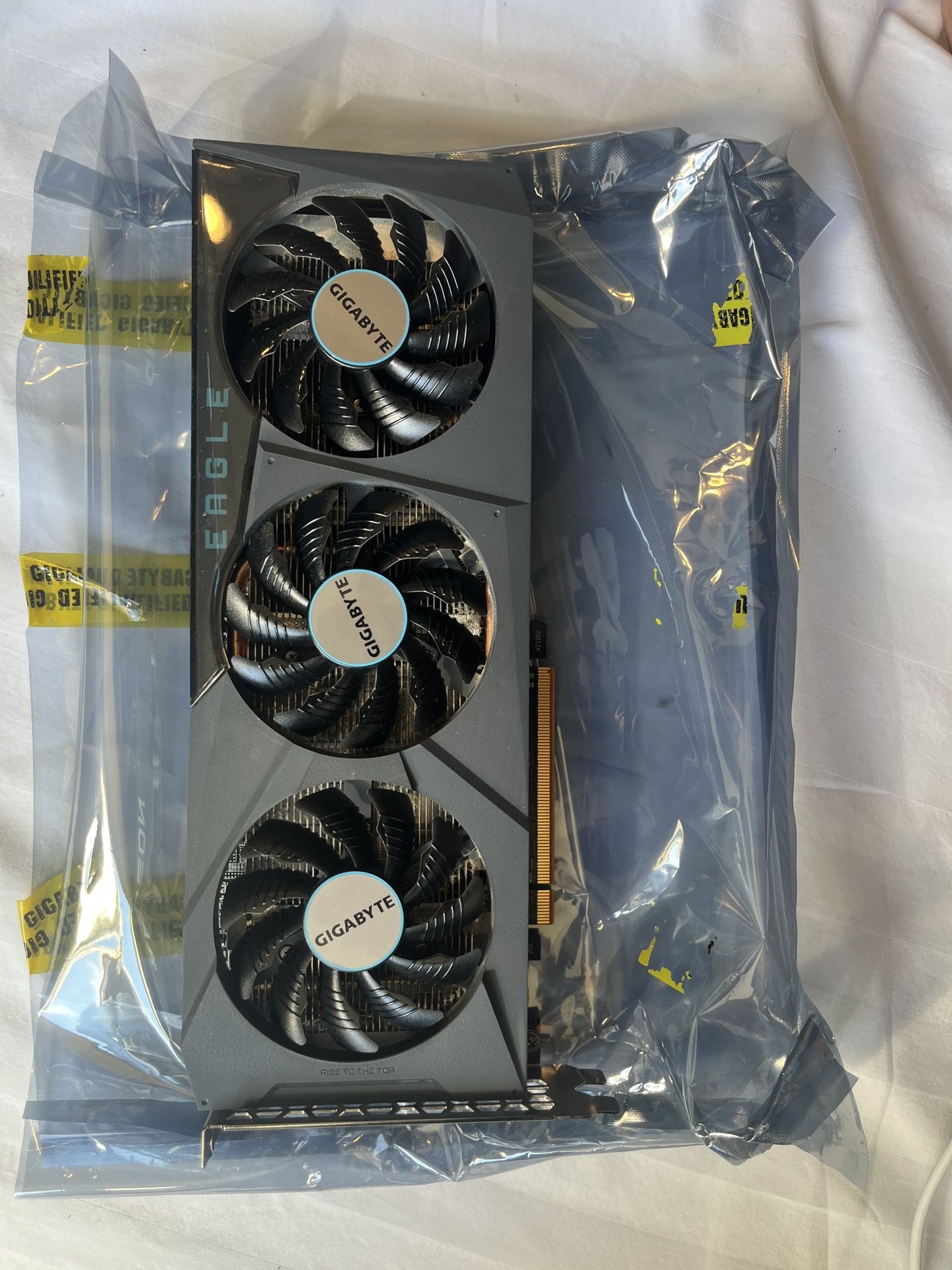 GIGABYTE Radeon RX 6600 Eagle 8G Graphics Card