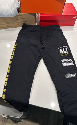 Men’s Muhammad Ali Sweats Size Medium
