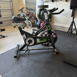 Marcy Club Revolution Cycle 