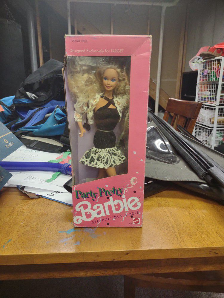 Party Pretty Barbie (1990)