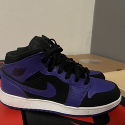 Jordan 1 Mid Black Dark Concord