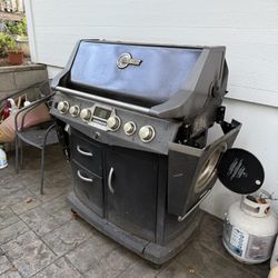 **FREE** Blue Ember Barbecue - Requires 2 People to Carry Down Stairs
