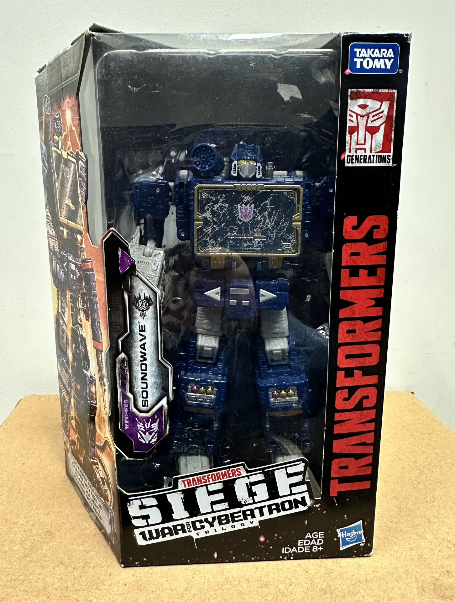 TRANSFORMERS SIEGE VOYAGER CLASS SOUNDWAVE