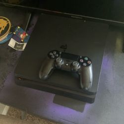 PS4 Slim If Someone Wants To Trade For PS4 And A Oculus Quest 2 For A Ps5 