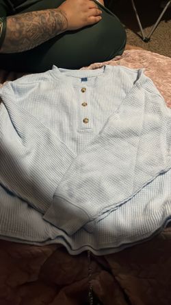 Old Navy blue sweater