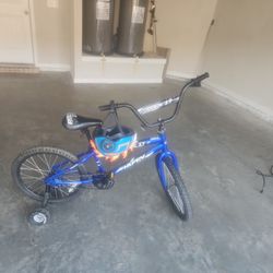 Huffy 20" Bike Blue With Helmet 