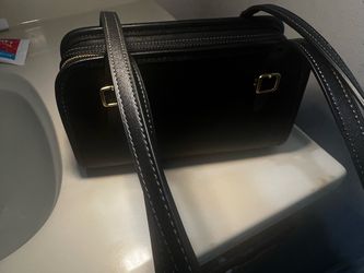 Coach swing  zip 20