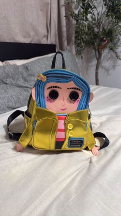 Coraline lounge fly
