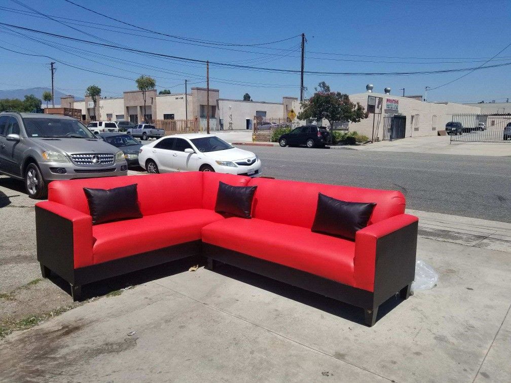 NEW 7X9FT RED LEATHER COMBO SECTIONAL COUCHES