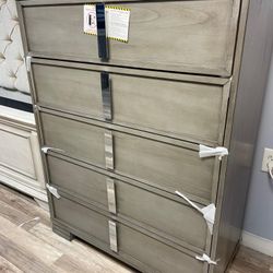 Final Sale Five Drawer Chest 