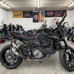 2023 Ducati Monster 937 plus 