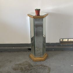 Mirrored Pedestal Stand (with chip) – $45 