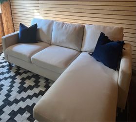 Sectional couch (can deliver)