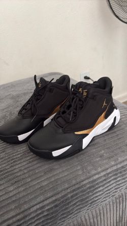 Jordan’s size 6.5 youth