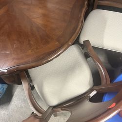 Living Room Table And Chair