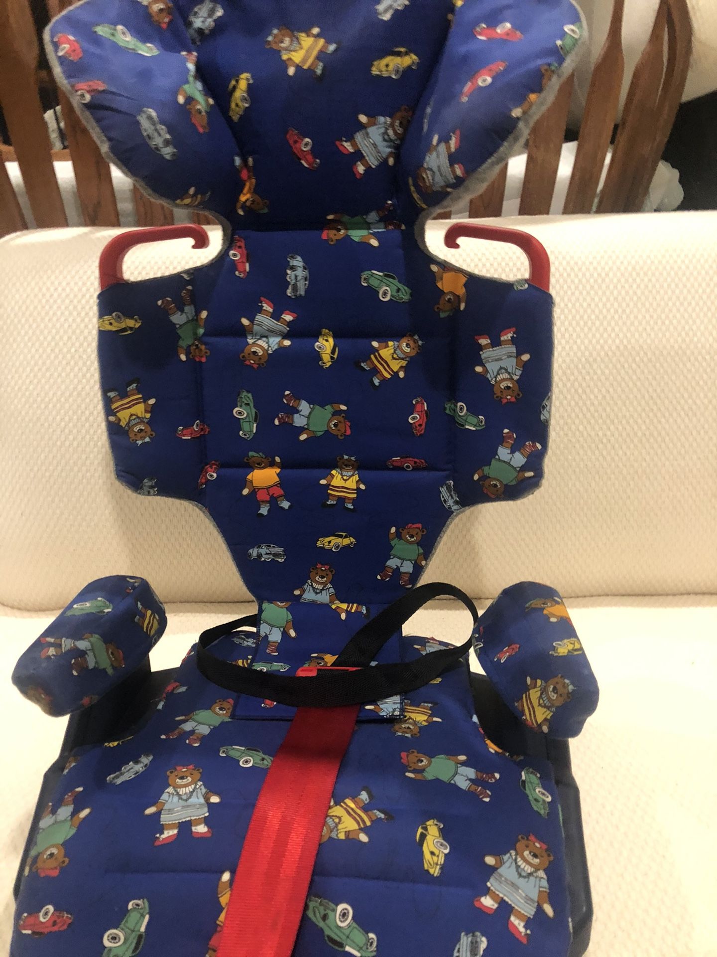 Child car seat by Porsche.yy