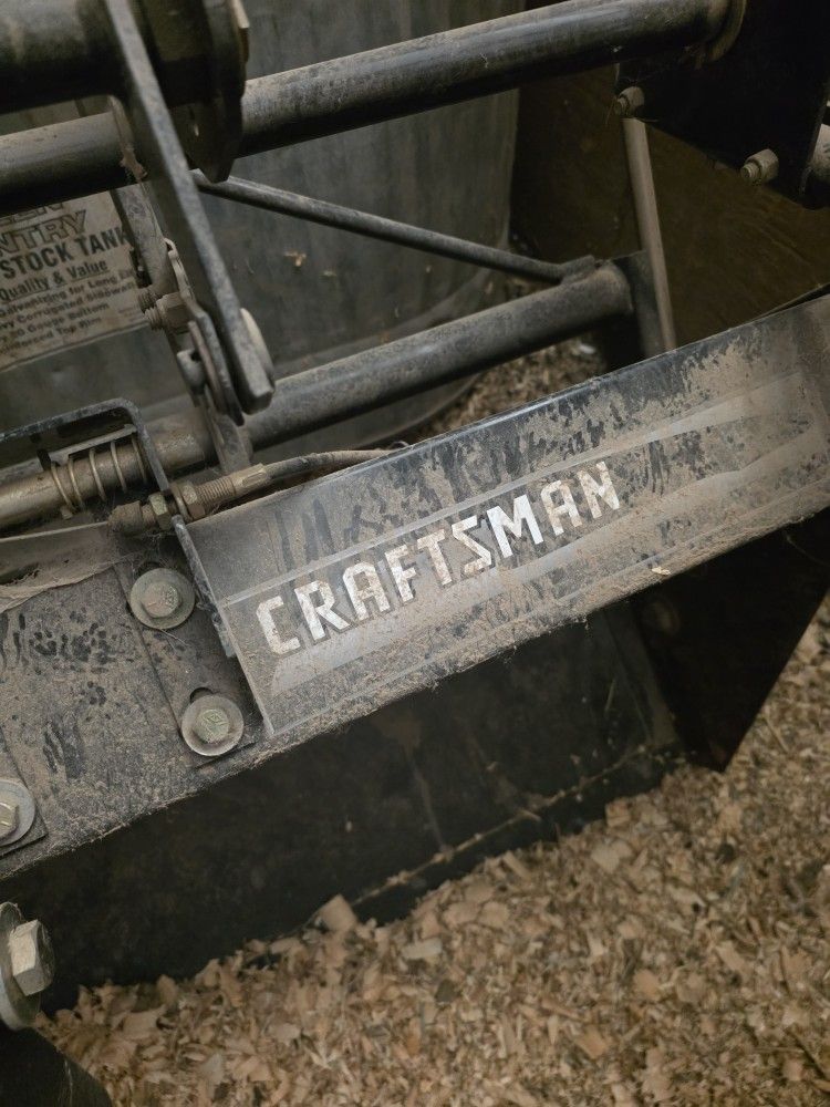 LAWN TRACTOR FRONT SCOOP