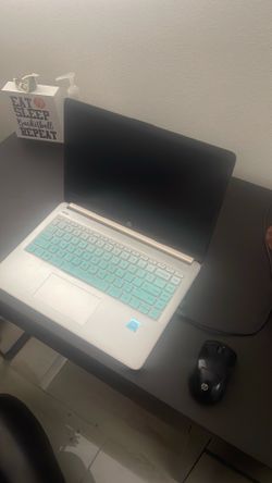 HP Touchscreen Laptop (comes w mouse and case)