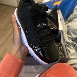 Space jam Jordan 11 Lows Size 4y