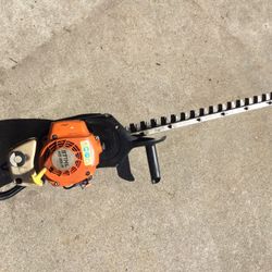 Stihl hs86r hedge trimmer. 32” blade 2 cycle gas powered