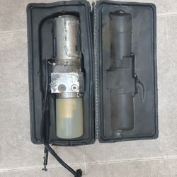 2008 Mercedes S550 Trunk Lid Hydrolic Pump