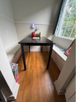 Black table 114cm by 72 by 75cm(height)