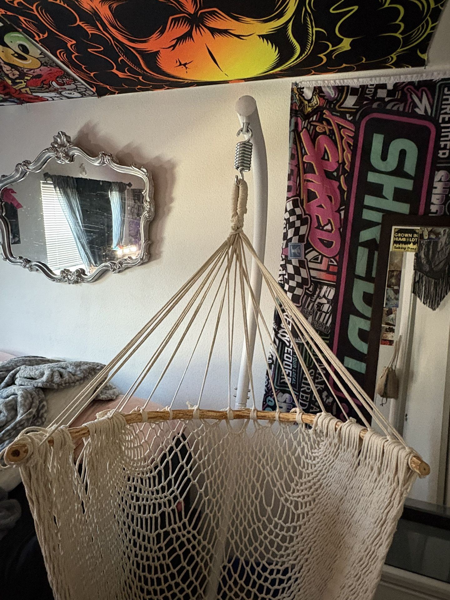 Hanging Chair With Metal Stand 