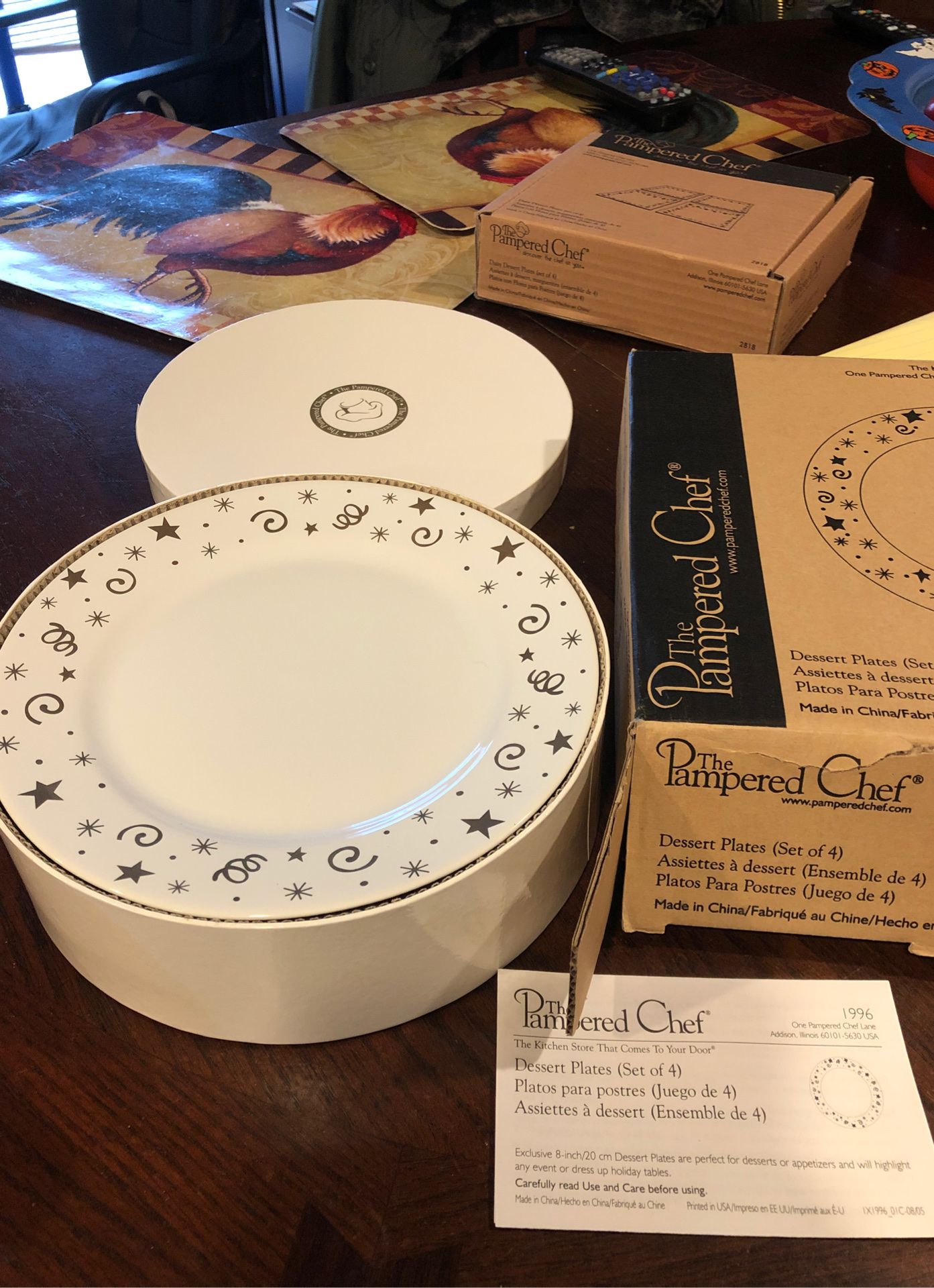 The pampered chef dessert plates gold stars new set of 4