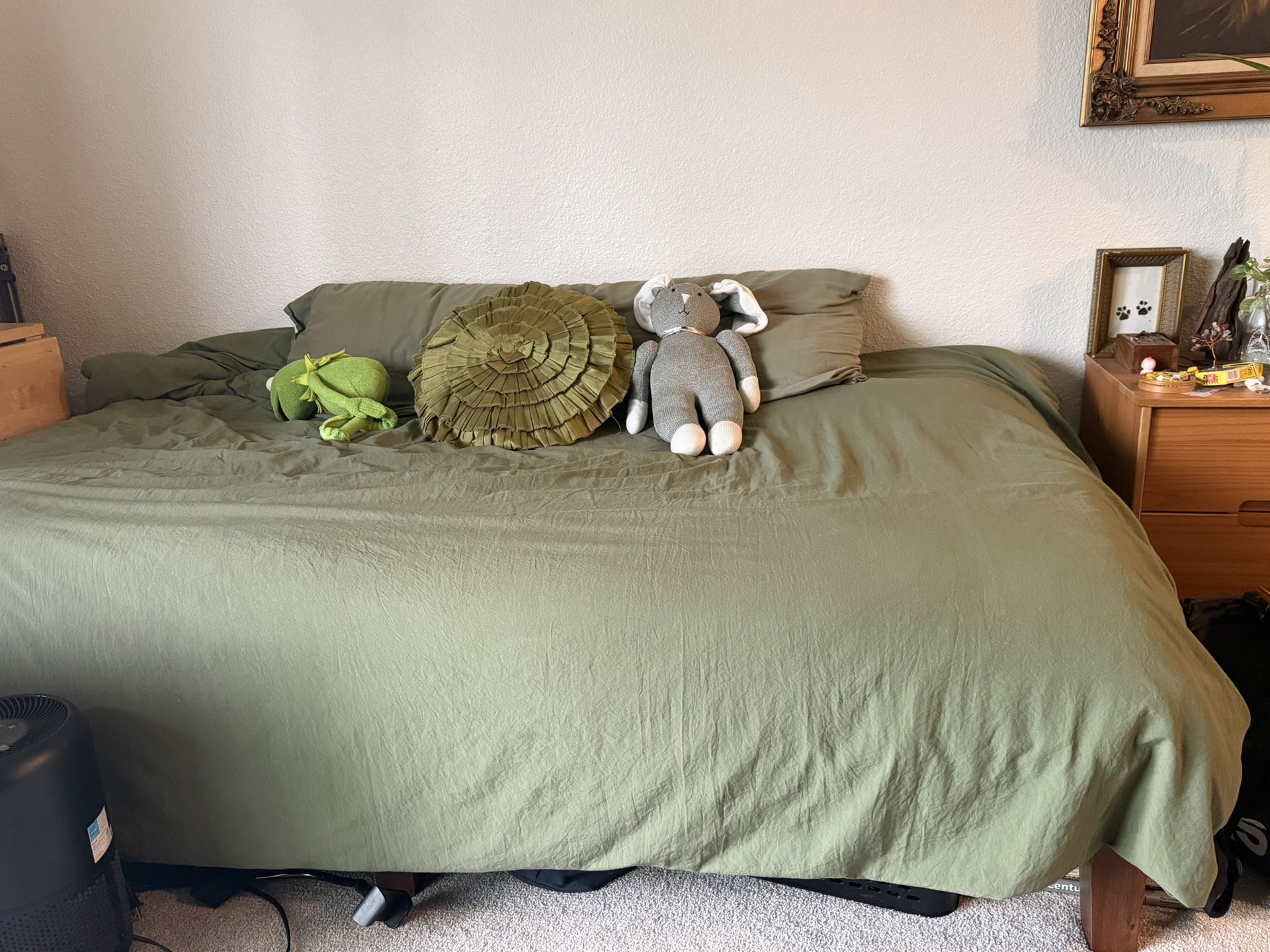 Nice Twin/day Bed With Mattress 