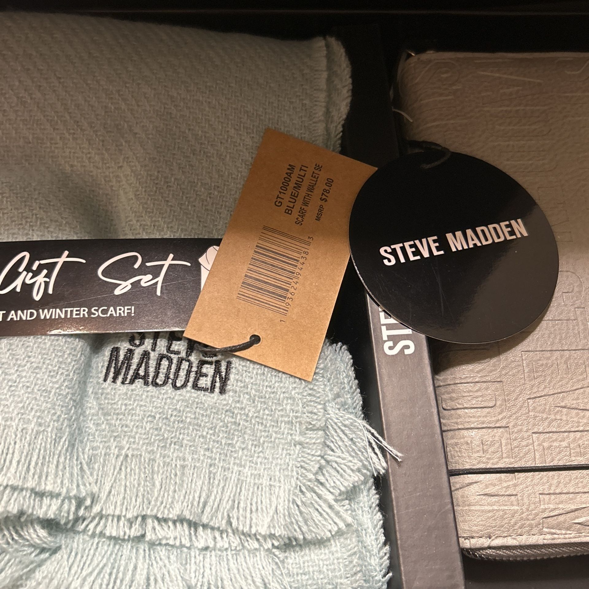 steve madden wallet and winter scarf