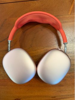 AirPods Max (red)