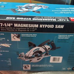 Makita 15 Amp 7-1/4 in. Corded Lightweight Magnesium Hypoid Circular Saw with built in fan and 24T Carbide blade