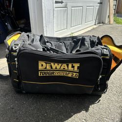Dewalt toughsystem 22’ tool bag + Dewalt bucket cover